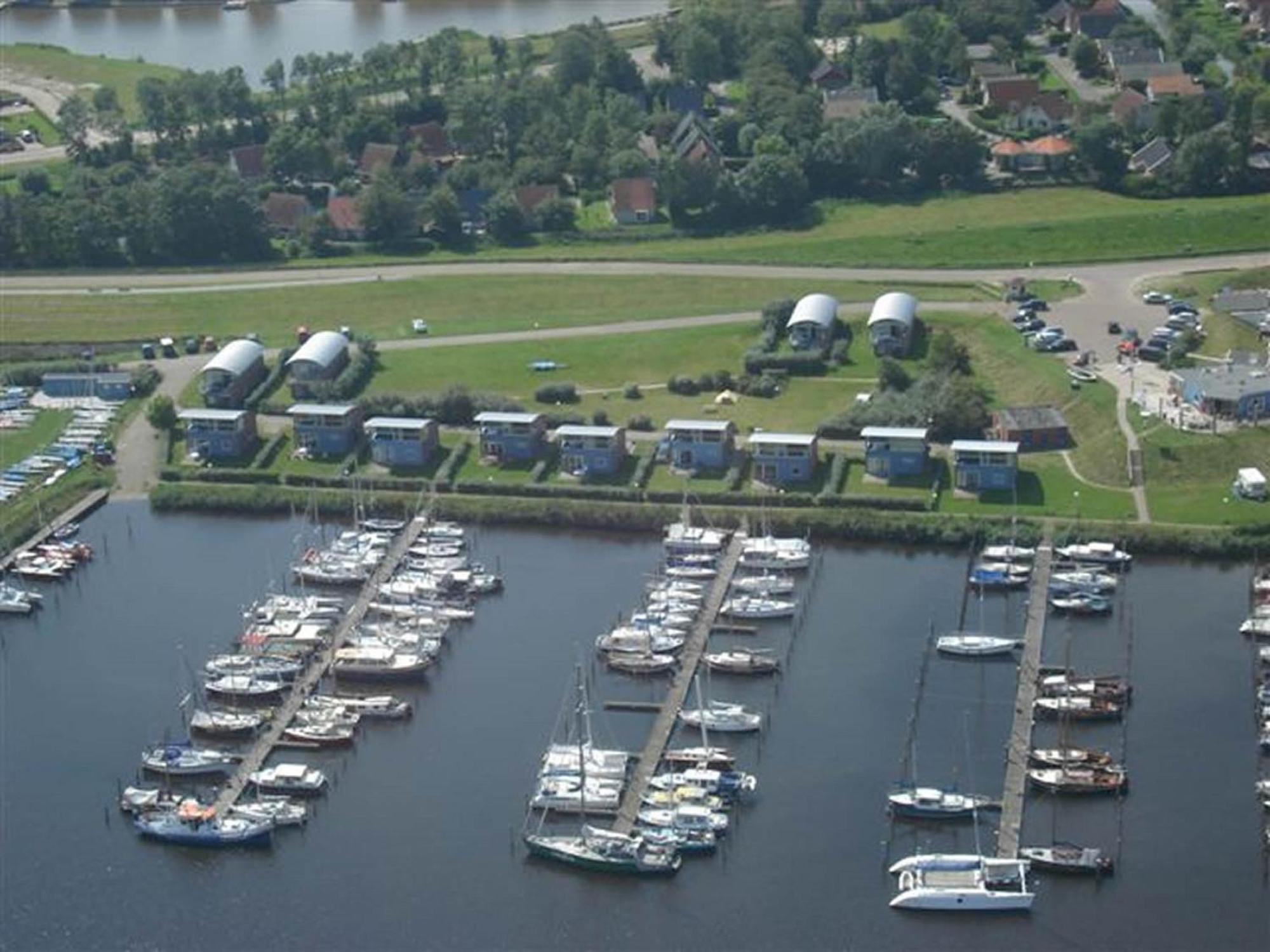 8 Pers House 'Capitein Theis' With Seaside In Front Of The Lauwersmeer Anjum Kültér fotó